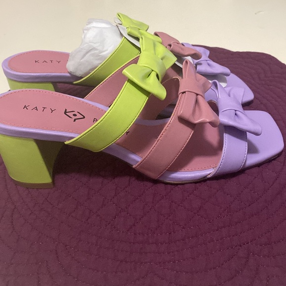 Katy Perry Celery Multi Tooliped Bow Sandal - Picture 3 of 3